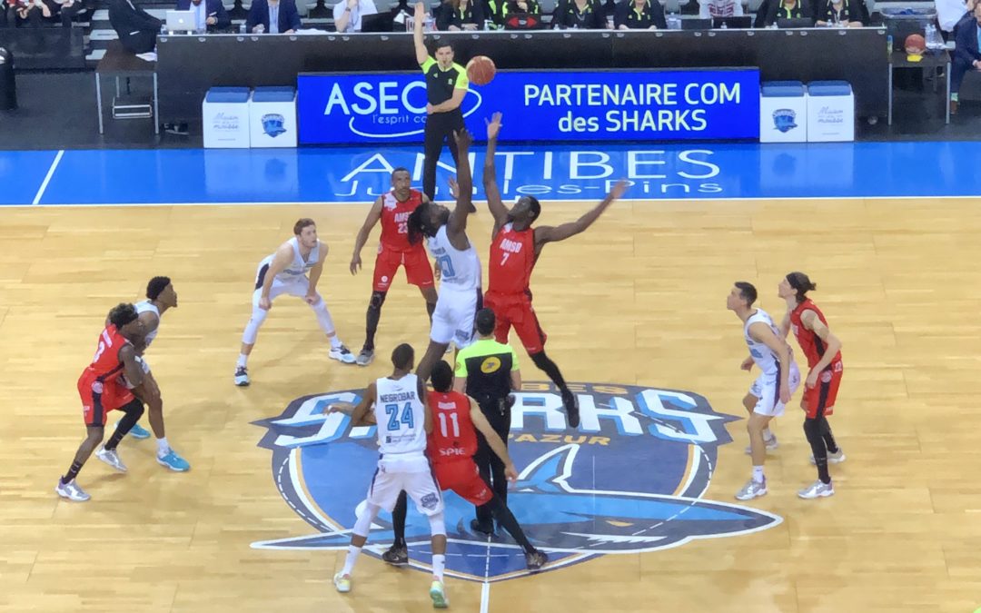 Match de basket Sharks Antibes - Equipe COÉOS Groupe - Partenaires3